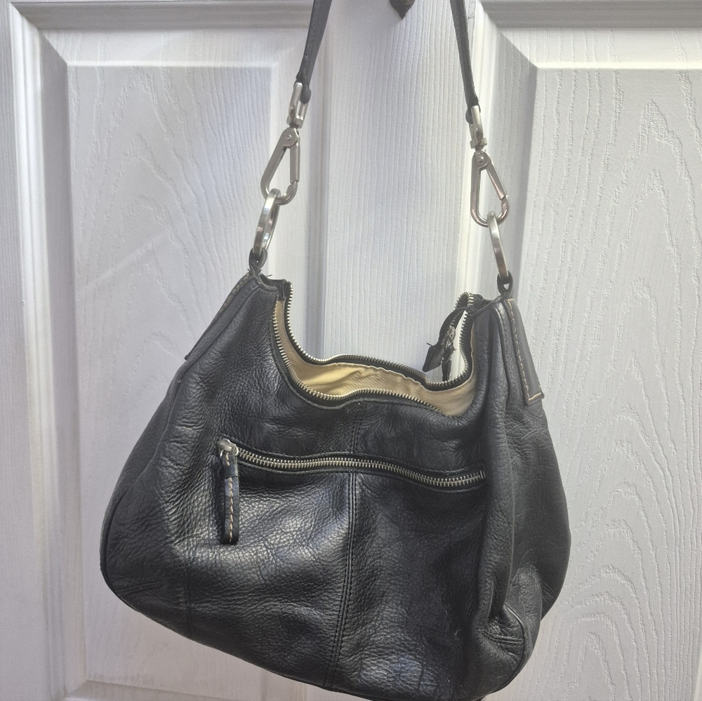 Preston AND York Black Leather Shoulder Bag with Silver‎ Hardware - Picture 3 of 10